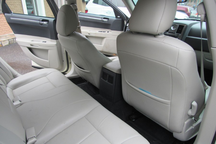 2007 Chrysler 300 4dr Sdn 300 Limited RWD, available for sale in Shelton, Connecticut | Center Motorsports LLC. Shelton, Connecticut 2007 Chrysler 300 4dr Sdn 300 Limited RWD, available for sale in Shelton, Connecticut | Center Motorsports LLC. Shelton, Connecticut
