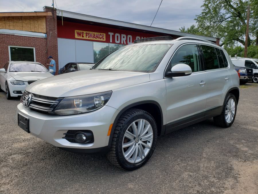 2012 Volkswagen Tiguan SEL 4Motion Panoramic Roof Leather Navi AWD, available for sale in East Windsor, Connecticut | Toro Auto. East Windsor, Connecticut