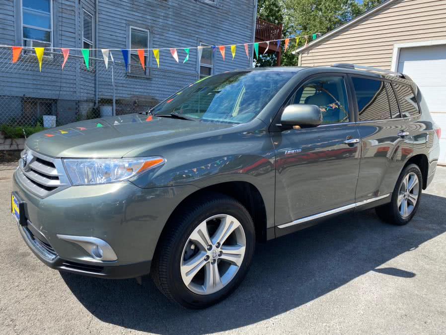 2013 Toyota Highlander 4WD 4dr V6  Limited (Natl), available for sale in Hartford, Connecticut | VEB Auto Sales. Hartford, Connecticut