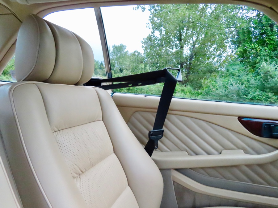 1990 Mercedes-Benz 560 Series 2dr Coupe 560SEC, available for sale in North Salem, New York | Meccanic Shop North Inc. North Salem, New York 1990 Mercedes-Benz 560 Series 2dr Coupe 560SEC, available for sale in North Salem, New York | Meccanic Shop North Inc. North Salem, New York