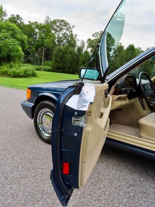 1990 Mercedes-Benz 560 Series 2dr Coupe 560SEC, available for sale in North Salem, New York | Meccanic Shop North Inc. North Salem, New York 1990 Mercedes-Benz 560 Series 2dr Coupe 560SEC, available for sale in North Salem, New York | Meccanic Shop North Inc. North Salem, New York
