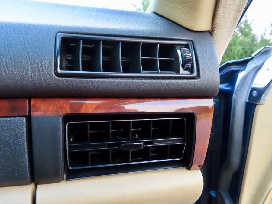 1990 Mercedes-Benz 560 Series 2dr Coupe 560SEC, available for sale in North Salem, New York | Meccanic Shop North Inc. North Salem, New York 1990 Mercedes-Benz 560 Series 2dr Coupe 560SEC, available for sale in North Salem, New York | Meccanic Shop North Inc. North Salem, New York