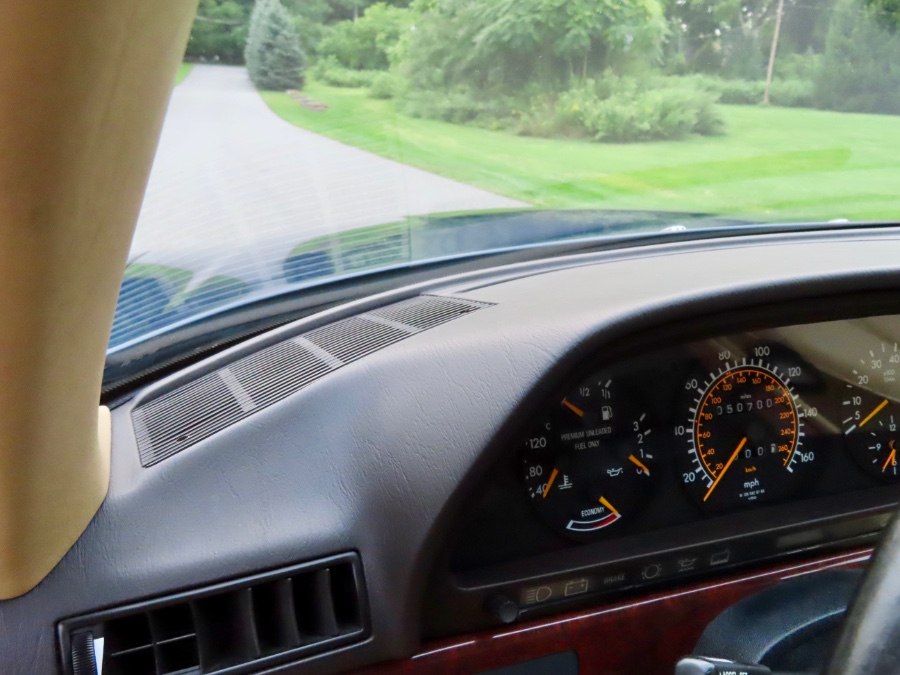 1990 Mercedes-Benz 560 Series 2dr Coupe 560SEC, available for sale in North Salem, New York | Meccanic Shop North Inc. North Salem, New York 1990 Mercedes-Benz 560 Series 2dr Coupe 560SEC, available for sale in North Salem, New York | Meccanic Shop North Inc. North Salem, New York