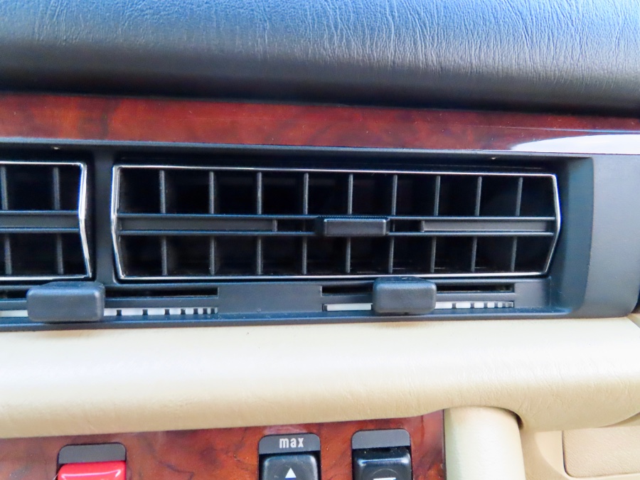 1990 Mercedes-Benz 560 Series 2dr Coupe 560SEC, available for sale in North Salem, New York | Meccanic Shop North Inc. North Salem, New York 1990 Mercedes-Benz 560 Series 2dr Coupe 560SEC, available for sale in North Salem, New York | Meccanic Shop North Inc. North Salem, New York