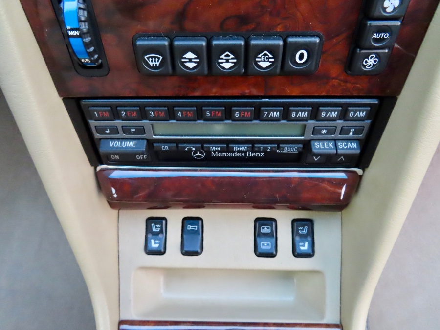 1990 Mercedes-Benz 560 Series 2dr Coupe 560SEC, available for sale in North Salem, New York | Meccanic Shop North Inc. North Salem, New York 1990 Mercedes-Benz 560 Series 2dr Coupe 560SEC, available for sale in North Salem, New York | Meccanic Shop North Inc. North Salem, New York