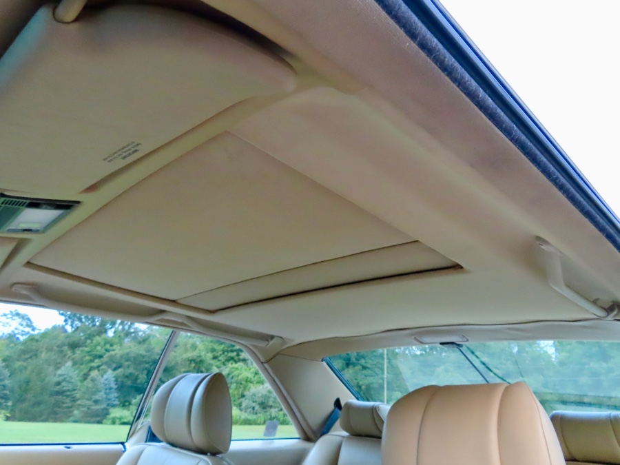 1990 Mercedes-Benz 560 Series 2dr Coupe 560SEC, available for sale in North Salem, New York | Meccanic Shop North Inc. North Salem, New York 1990 Mercedes-Benz 560 Series 2dr Coupe 560SEC, available for sale in North Salem, New York | Meccanic Shop North Inc. North Salem, New York