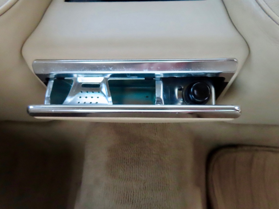 1990 Mercedes-Benz 560 Series 2dr Coupe 560SEC, available for sale in North Salem, New York | Meccanic Shop North Inc. North Salem, New York 1990 Mercedes-Benz 560 Series 2dr Coupe 560SEC, available for sale in North Salem, New York | Meccanic Shop North Inc. North Salem, New York