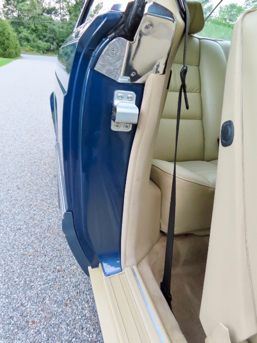 1990 Mercedes-Benz 560 Series 2dr Coupe 560SEC, available for sale in North Salem, New York | Meccanic Shop North Inc. North Salem, New York 1990 Mercedes-Benz 560 Series 2dr Coupe 560SEC, available for sale in North Salem, New York | Meccanic Shop North Inc. North Salem, New York