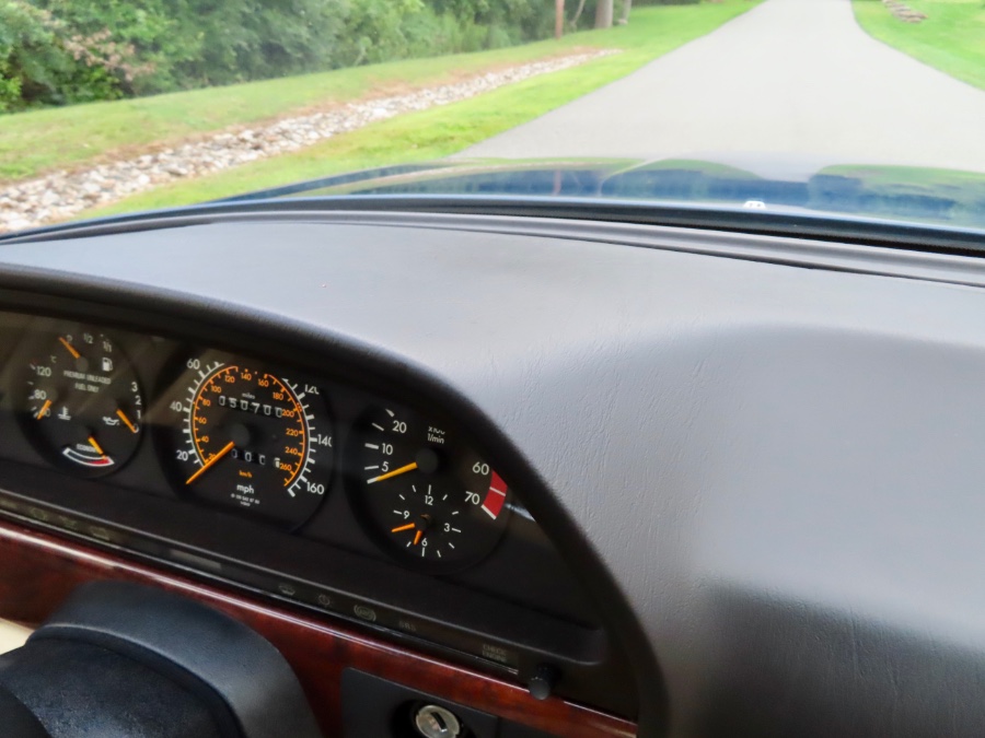 1990 Mercedes-Benz 560 Series 2dr Coupe 560SEC, available for sale in North Salem, New York | Meccanic Shop North Inc. North Salem, New York 1990 Mercedes-Benz 560 Series 2dr Coupe 560SEC, available for sale in North Salem, New York | Meccanic Shop North Inc. North Salem, New York