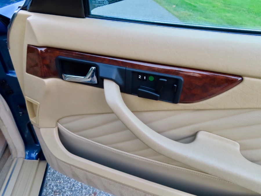1990 Mercedes-Benz 560 Series 2dr Coupe 560SEC, available for sale in North Salem, New York | Meccanic Shop North Inc. North Salem, New York 1990 Mercedes-Benz 560 Series 2dr Coupe 560SEC, available for sale in North Salem, New York | Meccanic Shop North Inc. North Salem, New York