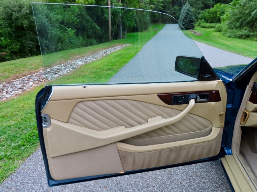 1990 Mercedes-Benz 560 Series 2dr Coupe 560SEC, available for sale in North Salem, New York | Meccanic Shop North Inc. North Salem, New York 1990 Mercedes-Benz 560 Series 2dr Coupe 560SEC, available for sale in North Salem, New York | Meccanic Shop North Inc. North Salem, New York