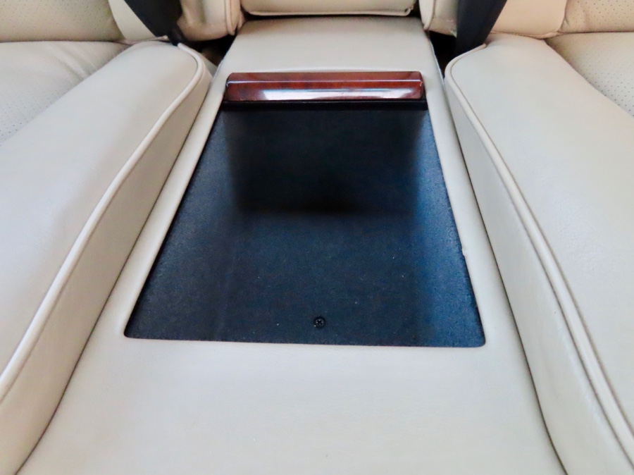 1990 Mercedes-Benz 560 Series 2dr Coupe 560SEC, available for sale in North Salem, New York | Meccanic Shop North Inc. North Salem, New York 1990 Mercedes-Benz 560 Series 2dr Coupe 560SEC, available for sale in North Salem, New York | Meccanic Shop North Inc. North Salem, New York