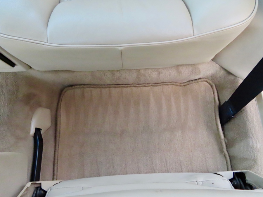 1990 Mercedes-Benz 560 Series 2dr Coupe 560SEC, available for sale in North Salem, New York | Meccanic Shop North Inc. North Salem, New York 1990 Mercedes-Benz 560 Series 2dr Coupe 560SEC, available for sale in North Salem, New York | Meccanic Shop North Inc. North Salem, New York