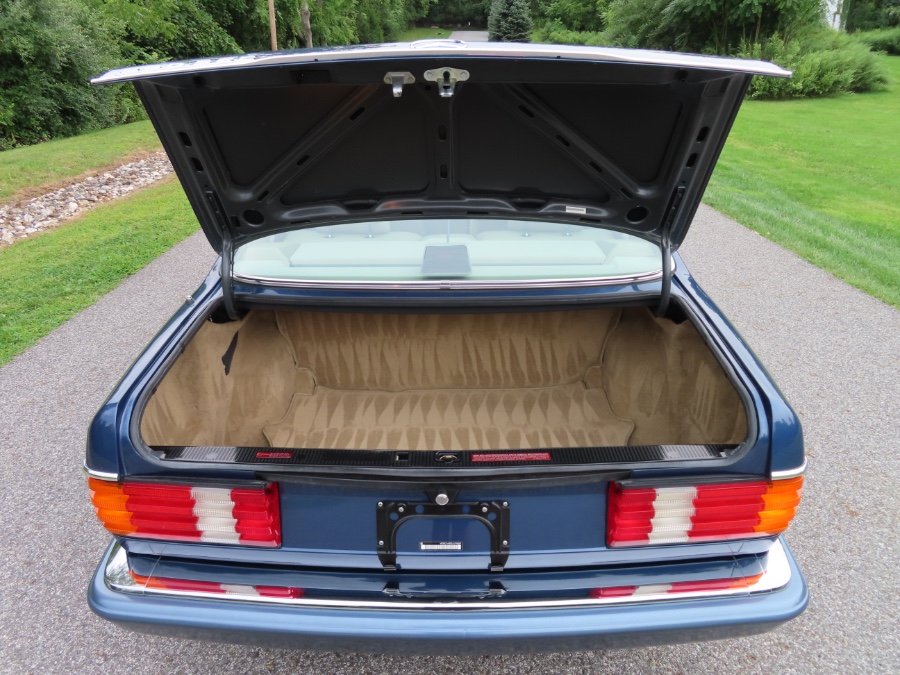 1990 Mercedes-Benz 560 Series 2dr Coupe 560SEC, available for sale in North Salem, New York | Meccanic Shop North Inc. North Salem, New York 1990 Mercedes-Benz 560 Series 2dr Coupe 560SEC, available for sale in North Salem, New York | Meccanic Shop North Inc. North Salem, New York