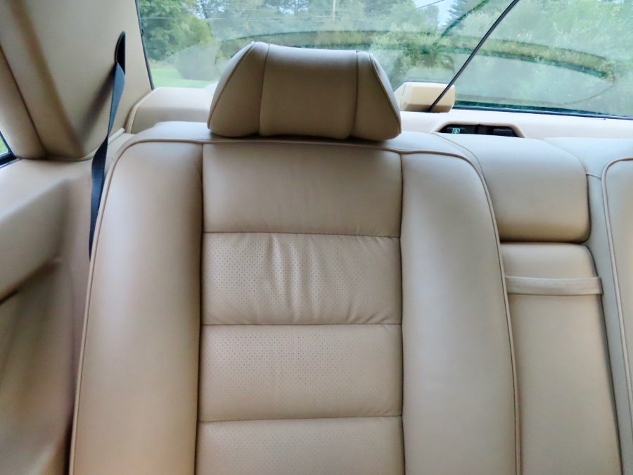 1990 Mercedes-Benz 560 Series 2dr Coupe 560SEC, available for sale in North Salem, New York | Meccanic Shop North Inc. North Salem, New York 1990 Mercedes-Benz 560 Series 2dr Coupe 560SEC, available for sale in North Salem, New York | Meccanic Shop North Inc. North Salem, New York