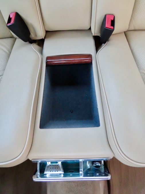 1990 Mercedes-Benz 560 Series 2dr Coupe 560SEC, available for sale in North Salem, New York | Meccanic Shop North Inc. North Salem, New York 1990 Mercedes-Benz 560 Series 2dr Coupe 560SEC, available for sale in North Salem, New York | Meccanic Shop North Inc. North Salem, New York