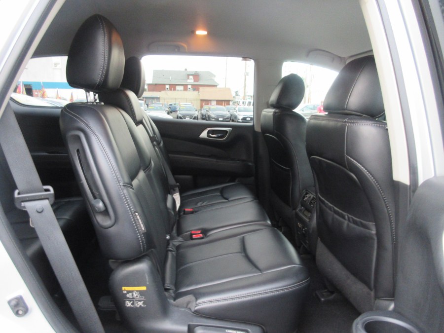 2019 Nissan Pathfinder FWD SL, available for sale in Linden, New Jersey | Route 27 Auto Mall. Linden, New Jersey 2019 Nissan Pathfinder FWD SL, available for sale in Linden, New Jersey | Route 27 Auto Mall. Linden, New Jersey