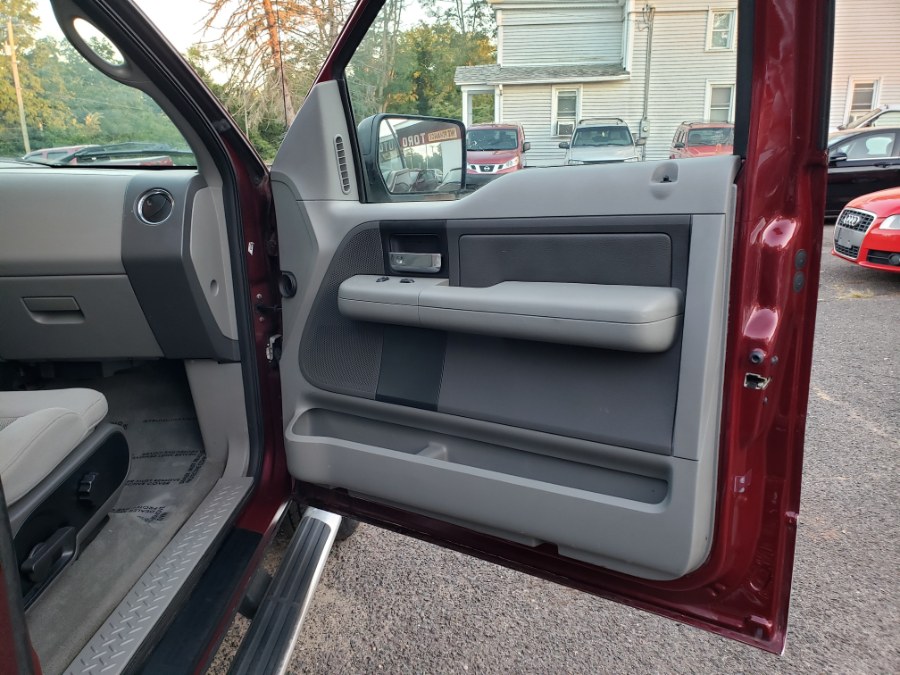 2004 Ford F-150 XLT 4WD 5.4 V8 Super Cab, available for sale in East Windsor, Connecticut | Toro Auto. East Windsor, Connecticut 2004 Ford F-150 XLT 4WD 5.4 V8 Super Cab, available for sale in East Windsor, Connecticut | Toro Auto. East Windsor, Connecticut