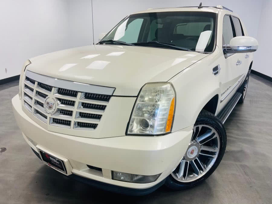 2009 Cadillac Escalade EXT AWD 4dr, available for sale in Linden, New Jersey | East Coast Auto Group. Linden, New Jersey
