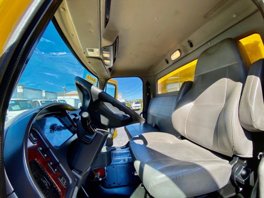 The 2015 Freightliner M2 106 26 BOX TRUCK