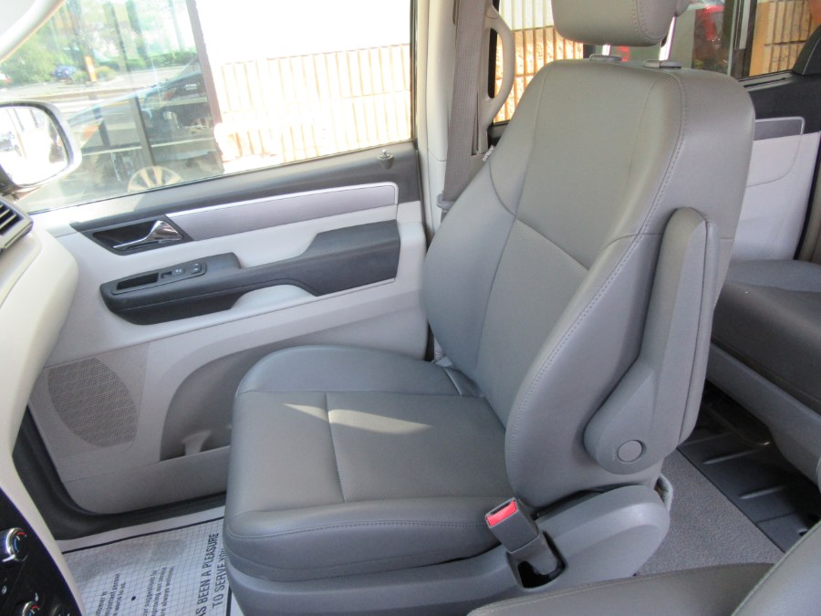 2012 Volkswagen Routan 4dr Wgn SE w/RSE & Navigation, available for sale in Little Ferry, New Jersey | Royalty Auto Sales. Little Ferry, New Jersey 2012 Volkswagen Routan 4dr Wgn SE w/RSE & Navigation, available for sale in Little Ferry, New Jersey | Royalty Auto Sales. Little Ferry, New Jersey