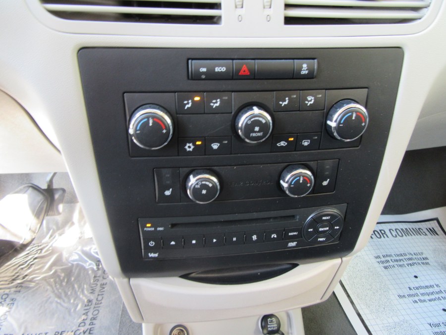 2012 Volkswagen Routan 4dr Wgn SE w/RSE & Navigation, available for sale in Little Ferry, New Jersey | Royalty Auto Sales. Little Ferry, New Jersey 2012 Volkswagen Routan 4dr Wgn SE w/RSE & Navigation, available for sale in Little Ferry, New Jersey | Royalty Auto Sales. Little Ferry, New Jersey