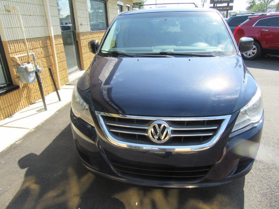 2012 Volkswagen Routan 4dr Wgn SE w/RSE & Navigation, available for sale in Little Ferry, New Jersey | Royalty Auto Sales. Little Ferry, New Jersey 2012 Volkswagen Routan 4dr Wgn SE w/RSE & Navigation, available for sale in Little Ferry, New Jersey | Royalty Auto Sales. Little Ferry, New Jersey