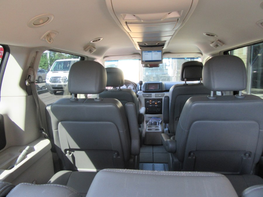 2012 Volkswagen Routan 4dr Wgn SE w/RSE & Navigation, available for sale in Little Ferry, New Jersey | Royalty Auto Sales. Little Ferry, New Jersey 2012 Volkswagen Routan 4dr Wgn SE w/RSE & Navigation, available for sale in Little Ferry, New Jersey | Royalty Auto Sales. Little Ferry, New Jersey