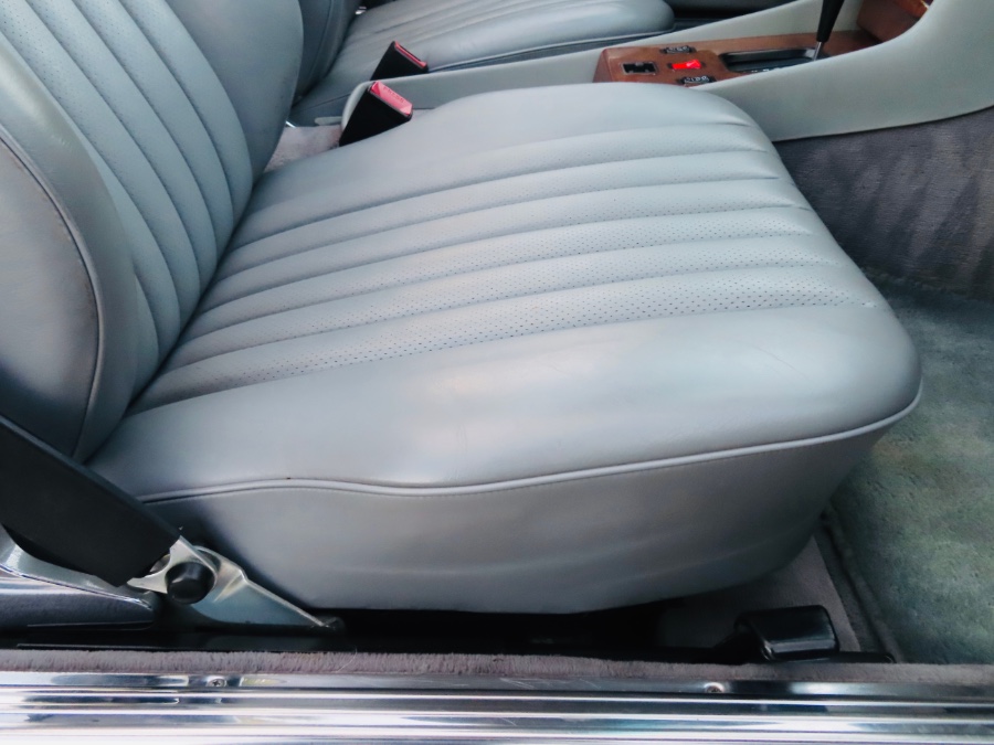 1989 Mercedes-Benz 560 Series 2dr Coupe 560SL Roadster, available for sale in North Salem, New York | Meccanic Shop North Inc. North Salem, New York 1989 Mercedes-Benz 560 Series 2dr Coupe 560SL Roadster, available for sale in North Salem, New York | Meccanic Shop North Inc. North Salem, New York