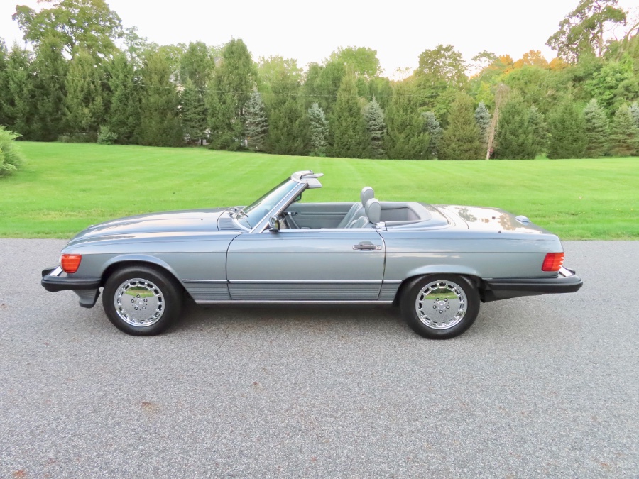 1989 Mercedes-Benz 560 Series 2dr Coupe 560SL Roadster, available for sale in North Salem, New York | Meccanic Shop North Inc. North Salem, New York 1989 Mercedes-Benz 560 Series 2dr Coupe 560SL Roadster, available for sale in North Salem, New York | Meccanic Shop North Inc. North Salem, New York