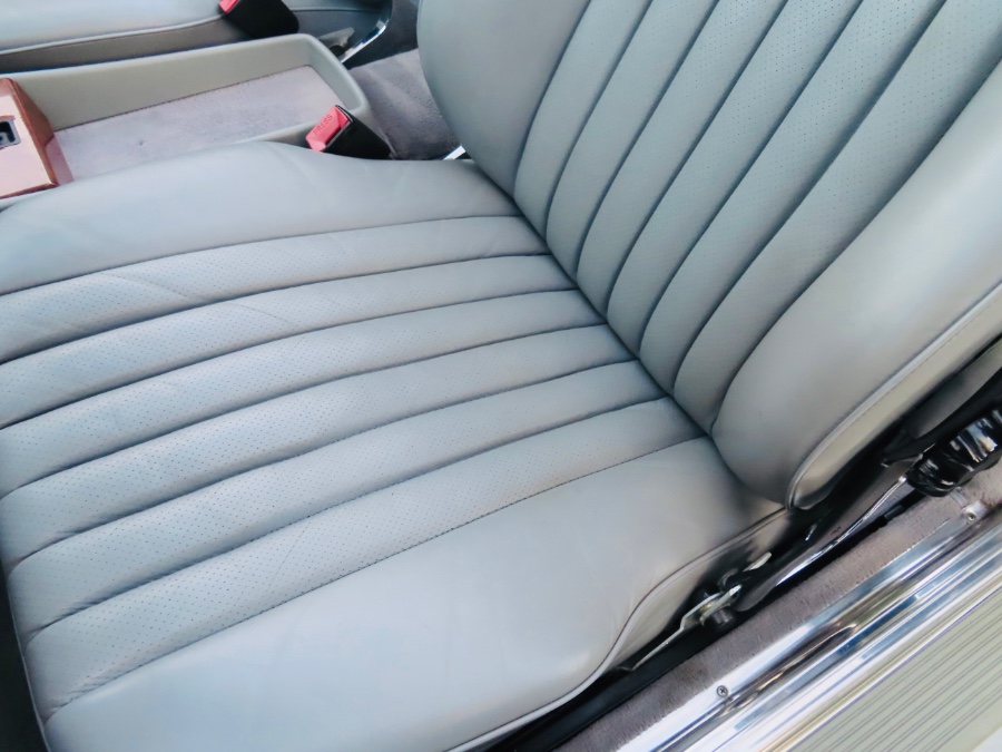 1989 Mercedes-Benz 560 Series 2dr Coupe 560SL Roadster, available for sale in North Salem, New York | Meccanic Shop North Inc. North Salem, New York 1989 Mercedes-Benz 560 Series 2dr Coupe 560SL Roadster, available for sale in North Salem, New York | Meccanic Shop North Inc. North Salem, New York