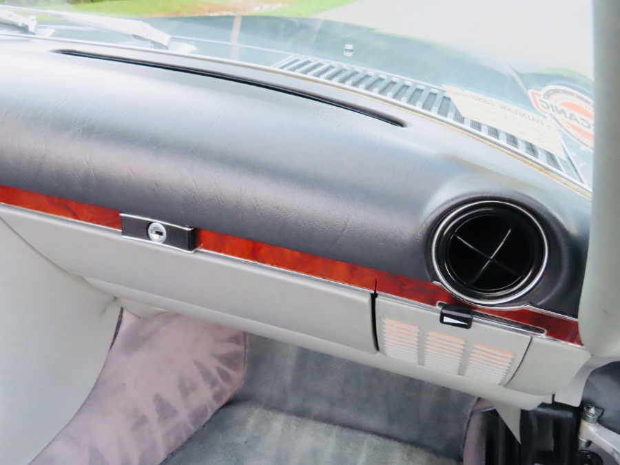 1989 Mercedes-Benz 560 Series 2dr Coupe 560SL Roadster, available for sale in North Salem, New York | Meccanic Shop North Inc. North Salem, New York 1989 Mercedes-Benz 560 Series 2dr Coupe 560SL Roadster, available for sale in North Salem, New York | Meccanic Shop North Inc. North Salem, New York