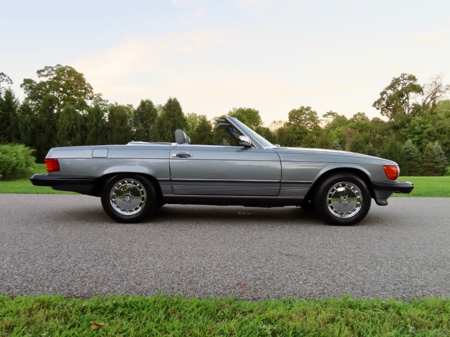 1989 Mercedes-Benz 560 Series 2dr Coupe 560SL Roadster, available for sale in North Salem, New York | Meccanic Shop North Inc. North Salem, New York 1989 Mercedes-Benz 560 Series 2dr Coupe 560SL Roadster, available for sale in North Salem, New York | Meccanic Shop North Inc. North Salem, New York