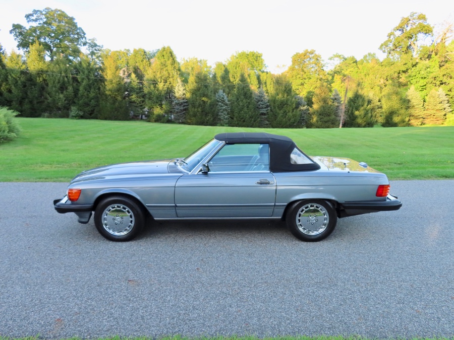1989 Mercedes-Benz 560 Series 2dr Coupe 560SL Roadster, available for sale in North Salem, New York | Meccanic Shop North Inc. North Salem, New York 1989 Mercedes-Benz 560 Series 2dr Coupe 560SL Roadster, available for sale in North Salem, New York | Meccanic Shop North Inc. North Salem, New York