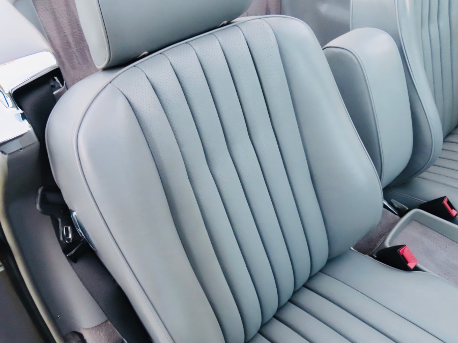 1989 Mercedes-Benz 560 Series 2dr Coupe 560SL Roadster, available for sale in North Salem, New York | Meccanic Shop North Inc. North Salem, New York 1989 Mercedes-Benz 560 Series 2dr Coupe 560SL Roadster, available for sale in North Salem, New York | Meccanic Shop North Inc. North Salem, New York