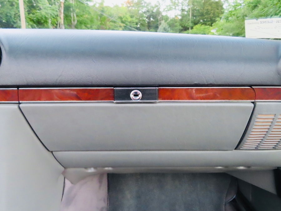 1989 Mercedes-Benz 560 Series 2dr Coupe 560SL Roadster, available for sale in North Salem, New York | Meccanic Shop North Inc. North Salem, New York 1989 Mercedes-Benz 560 Series 2dr Coupe 560SL Roadster, available for sale in North Salem, New York | Meccanic Shop North Inc. North Salem, New York