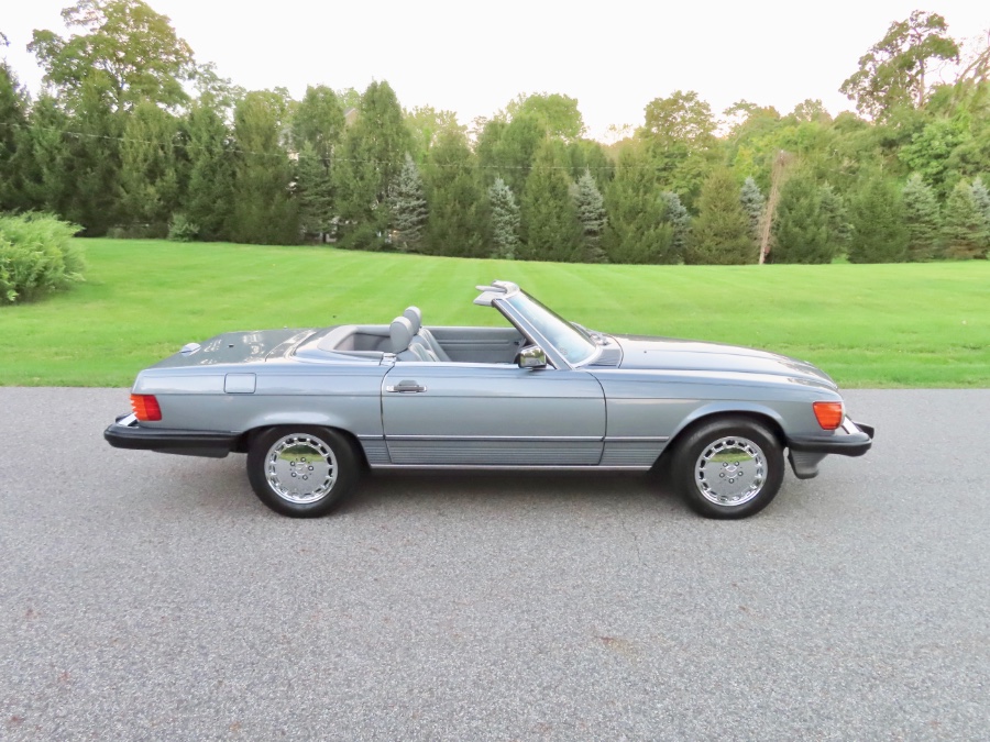 1989 Mercedes-Benz 560 Series 2dr Coupe 560SL Roadster, available for sale in North Salem, New York | Meccanic Shop North Inc. North Salem, New York 1989 Mercedes-Benz 560 Series 2dr Coupe 560SL Roadster, available for sale in North Salem, New York | Meccanic Shop North Inc. North Salem, New York