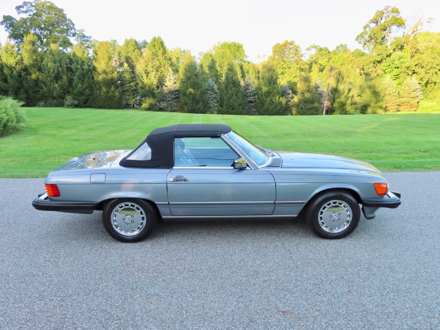 1989 Mercedes-Benz 560 Series 2dr Coupe 560SL Roadster, available for sale in North Salem, New York | Meccanic Shop North Inc. North Salem, New York 1989 Mercedes-Benz 560 Series 2dr Coupe 560SL Roadster, available for sale in North Salem, New York | Meccanic Shop North Inc. North Salem, New York