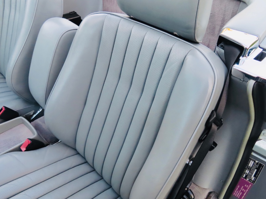 1989 Mercedes-Benz 560 Series 2dr Coupe 560SL Roadster, available for sale in North Salem, New York | Meccanic Shop North Inc. North Salem, New York 1989 Mercedes-Benz 560 Series 2dr Coupe 560SL Roadster, available for sale in North Salem, New York | Meccanic Shop North Inc. North Salem, New York