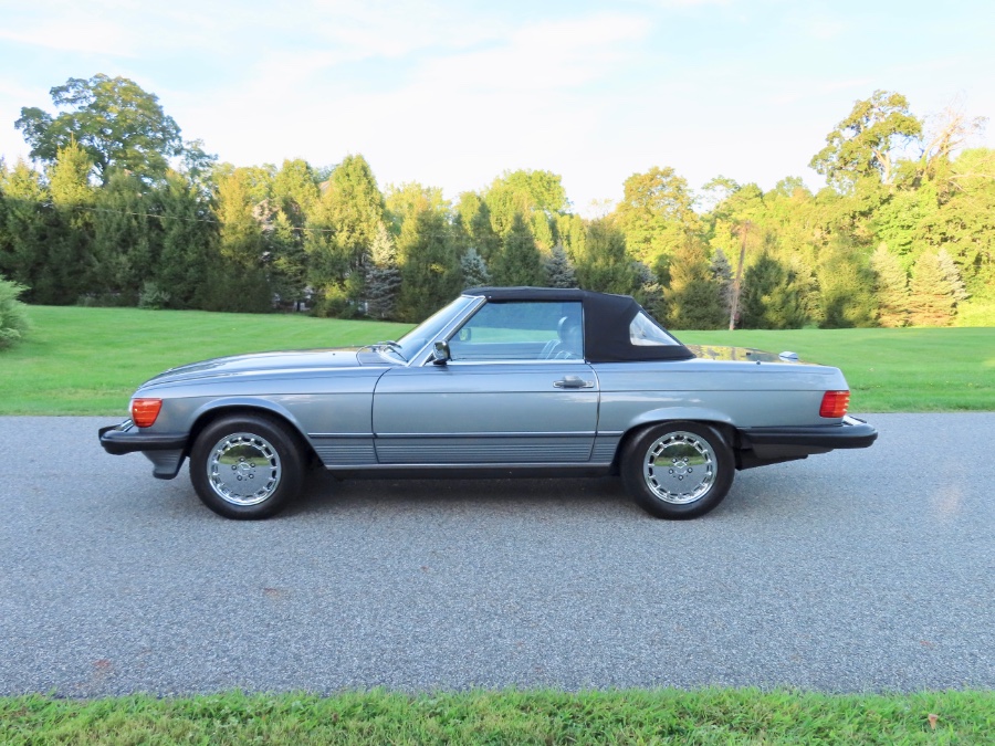 1989 Mercedes-Benz 560 Series 2dr Coupe 560SL Roadster, available for sale in North Salem, New York | Meccanic Shop North Inc. North Salem, New York 1989 Mercedes-Benz 560 Series 2dr Coupe 560SL Roadster, available for sale in North Salem, New York | Meccanic Shop North Inc. North Salem, New York