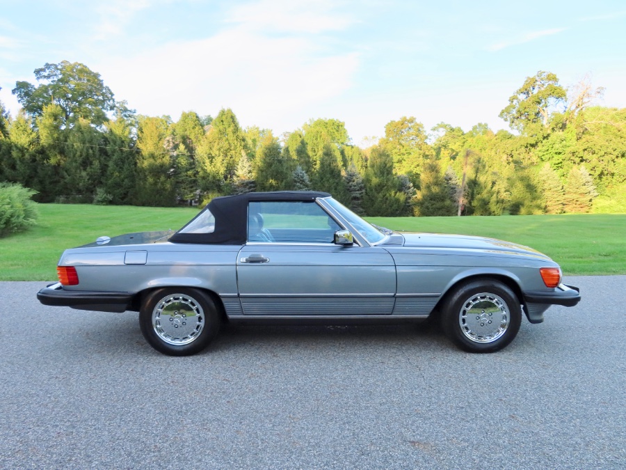 1989 Mercedes-Benz 560 Series 2dr Coupe 560SL Roadster, available for sale in North Salem, New York | Meccanic Shop North Inc. North Salem, New York 1989 Mercedes-Benz 560 Series 2dr Coupe 560SL Roadster, available for sale in North Salem, New York | Meccanic Shop North Inc. North Salem, New York