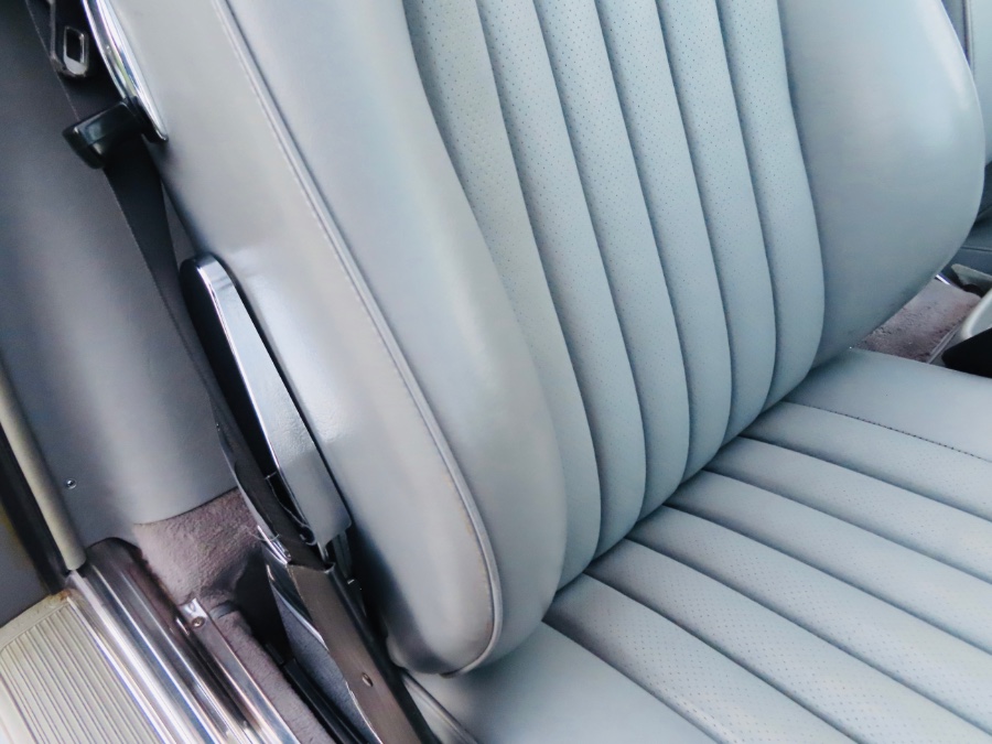 1989 Mercedes-Benz 560 Series 2dr Coupe 560SL Roadster, available for sale in North Salem, New York | Meccanic Shop North Inc. North Salem, New York 1989 Mercedes-Benz 560 Series 2dr Coupe 560SL Roadster, available for sale in North Salem, New York | Meccanic Shop North Inc. North Salem, New York