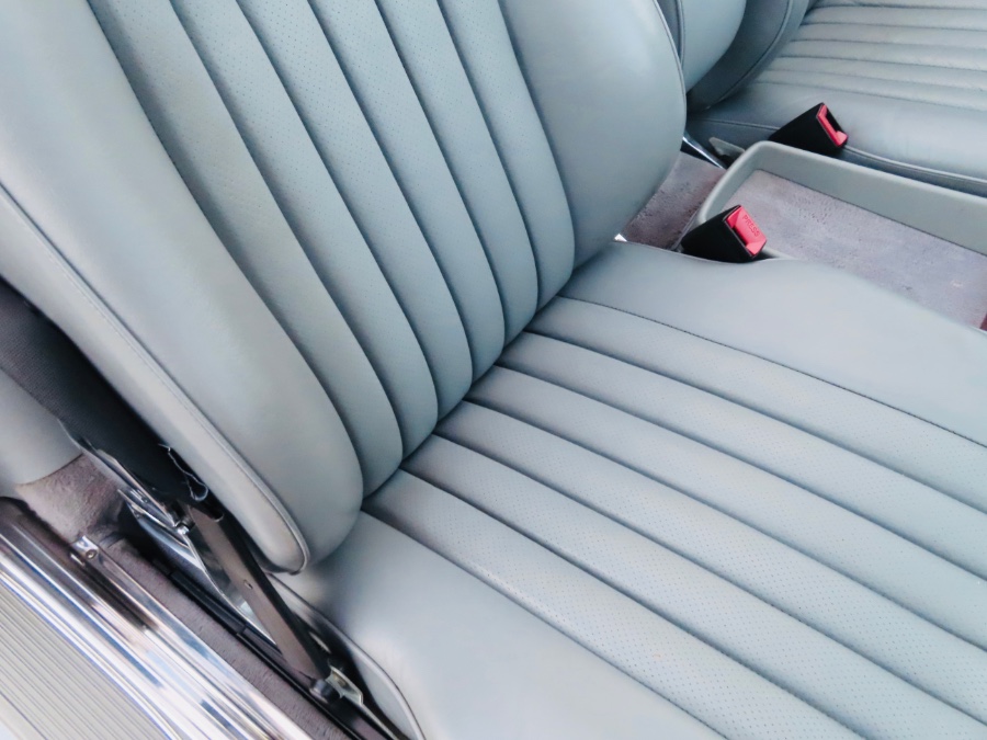 1989 Mercedes-Benz 560 Series 2dr Coupe 560SL Roadster, available for sale in North Salem, New York | Meccanic Shop North Inc. North Salem, New York 1989 Mercedes-Benz 560 Series 2dr Coupe 560SL Roadster, available for sale in North Salem, New York | Meccanic Shop North Inc. North Salem, New York