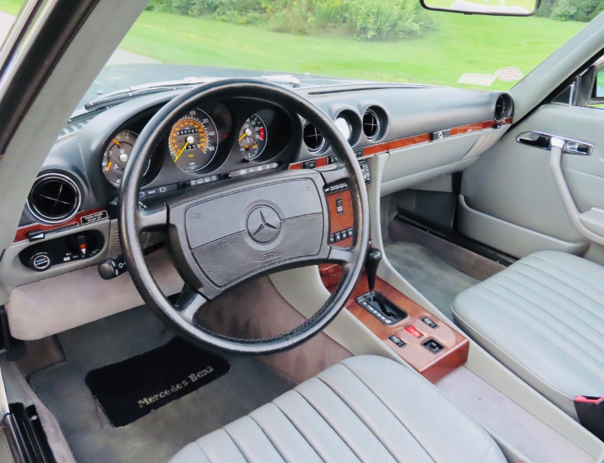 1989 Mercedes-Benz 560 Series 2dr Coupe 560SL Roadster, available for sale in North Salem, New York | Meccanic Shop North Inc. North Salem, New York 1989 Mercedes-Benz 560 Series 2dr Coupe 560SL Roadster, available for sale in North Salem, New York | Meccanic Shop North Inc. North Salem, New York