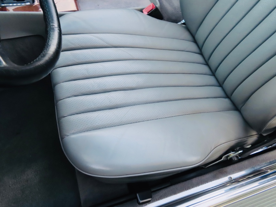 1989 Mercedes-Benz 560 Series 2dr Coupe 560SL Roadster, available for sale in North Salem, New York | Meccanic Shop North Inc. North Salem, New York 1989 Mercedes-Benz 560 Series 2dr Coupe 560SL Roadster, available for sale in North Salem, New York | Meccanic Shop North Inc. North Salem, New York