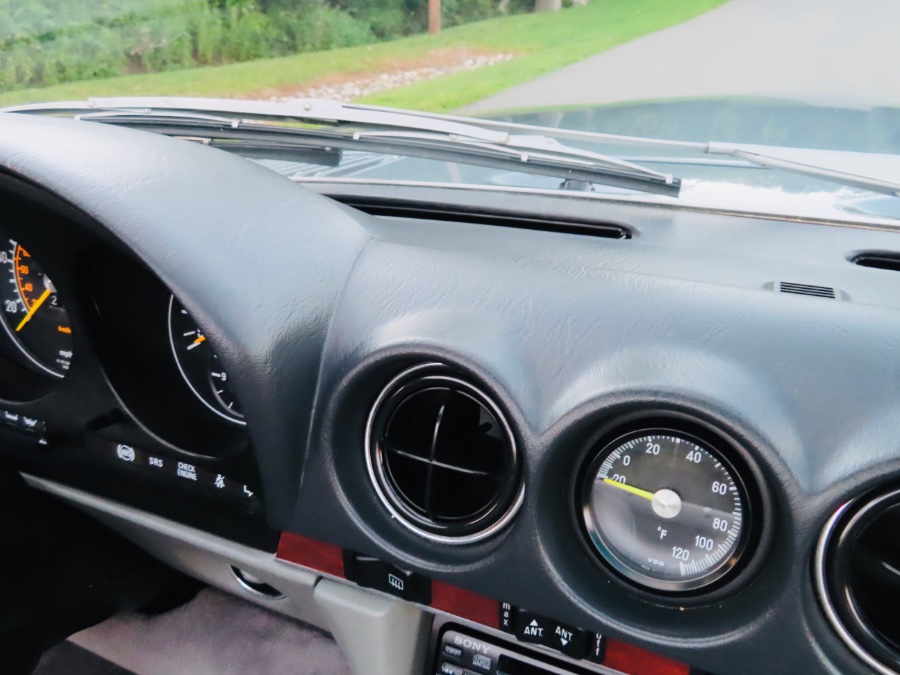 1989 Mercedes-Benz 560 Series 2dr Coupe 560SL Roadster, available for sale in North Salem, New York | Meccanic Shop North Inc. North Salem, New York 1989 Mercedes-Benz 560 Series 2dr Coupe 560SL Roadster, available for sale in North Salem, New York | Meccanic Shop North Inc. North Salem, New York