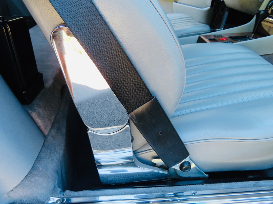 1989 Mercedes-Benz 560 Series 2dr Coupe 560SL Roadster, available for sale in North Salem, New York | Meccanic Shop North Inc. North Salem, New York 1989 Mercedes-Benz 560 Series 2dr Coupe 560SL Roadster, available for sale in North Salem, New York | Meccanic Shop North Inc. North Salem, New York