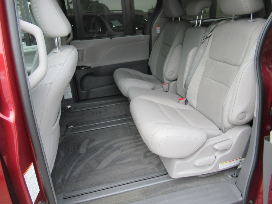 2019 Toyota Sienna XLE FWD 8-Passenger (Natl), available for sale in Woodside, New York | Pepmore Auto Sales Inc.. Woodside, New York 2019 Toyota Sienna XLE FWD 8-Passenger (Natl), available for sale in Woodside, New York | Pepmore Auto Sales Inc.. Woodside, New York