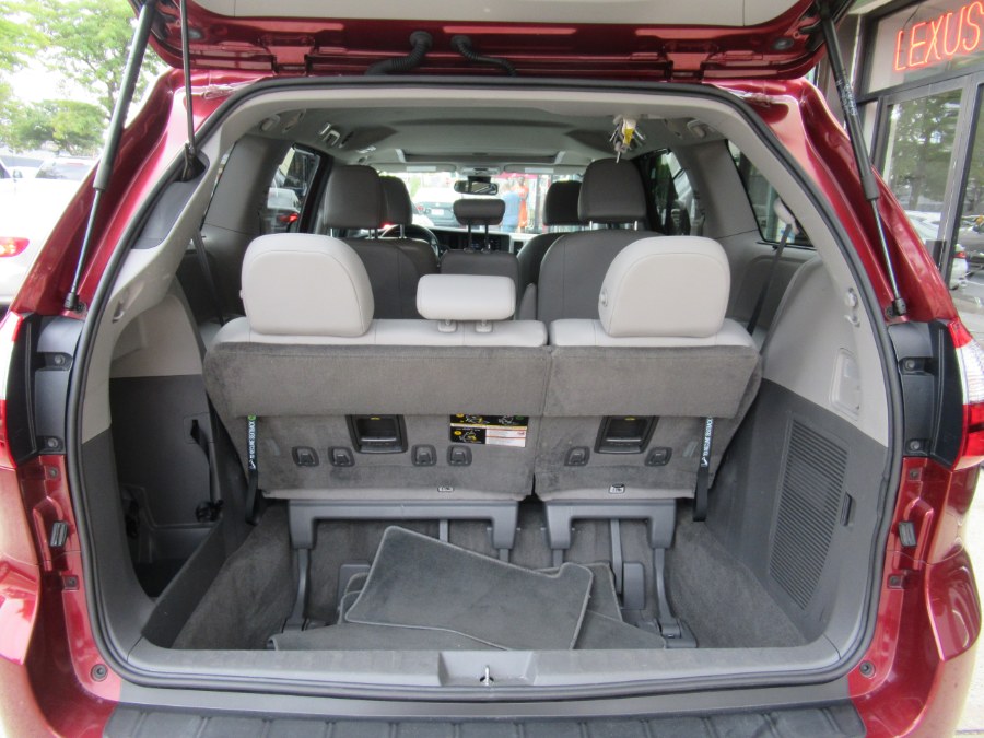 2019 Toyota Sienna XLE FWD 8-Passenger (Natl), available for sale in Woodside, New York | Pepmore Auto Sales Inc.. Woodside, New York 2019 Toyota Sienna XLE FWD 8-Passenger (Natl), available for sale in Woodside, New York | Pepmore Auto Sales Inc.. Woodside, New York