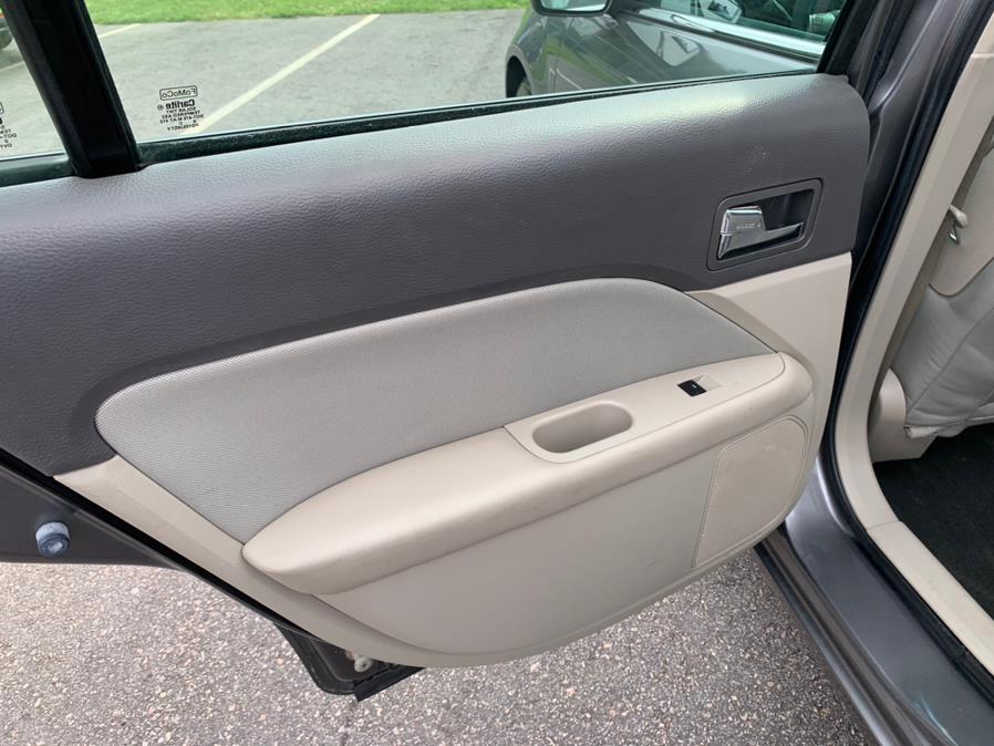 2010 Ford Fusion 4dr Sdn SE FWD, available for sale in South Windsor, Connecticut | Mike And Tony Auto Sales, Inc. South Windsor, Connecticut 2010 Ford Fusion 4dr Sdn SE FWD, available for sale in South Windsor, Connecticut | Mike And Tony Auto Sales, Inc. South Windsor, Connecticut